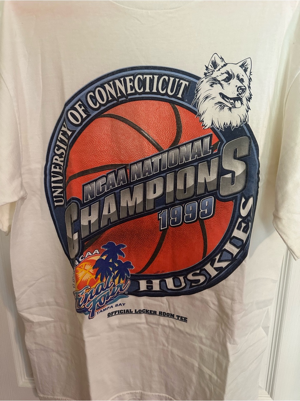 UConn NCAA BASKETBALL CHAMPIONS T SHIRT